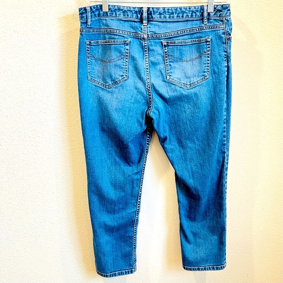 J.Jill women medium blue crop mid rise jean Acid wash distress, zip front Sz 14 - Picture 7 of 16